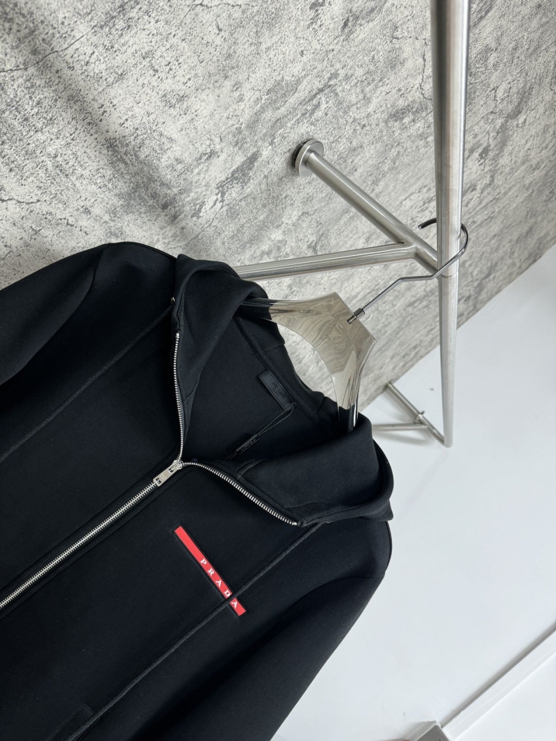 Pra*a outwear